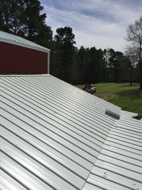 Barn Roof Construction in Lusby, MD